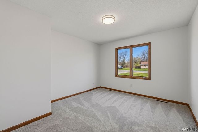 1340 Whitehaven Road, Grand Island, NY 14072