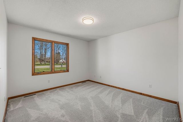 1340 Whitehaven Road, Grand Island, NY 14072