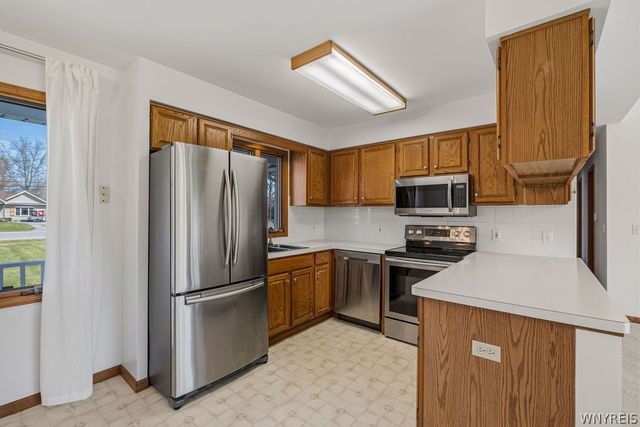 1340 Whitehaven Road, Grand Island, NY 14072