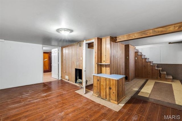 2045 Bainbridge Drive, St Louis, MO 63133