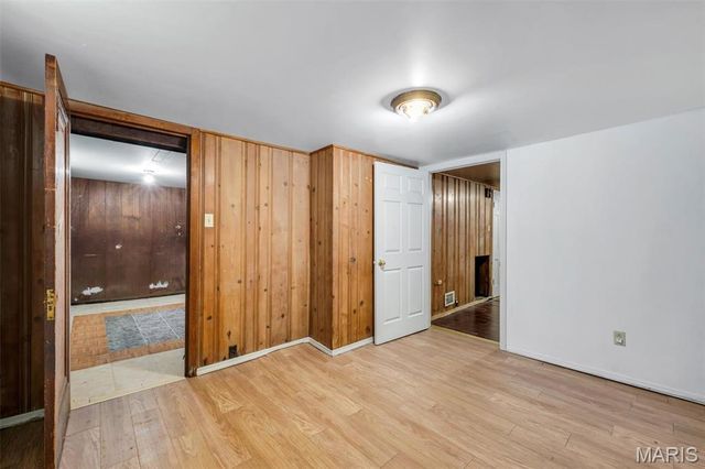 2045 Bainbridge Drive, St Louis, MO 63133