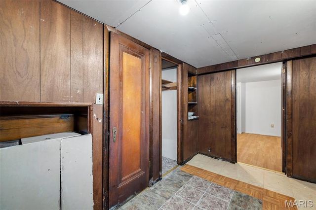 2045 Bainbridge Drive, St Louis, MO 63133