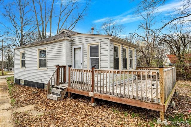 2045 Bainbridge Drive, St Louis, MO 63133