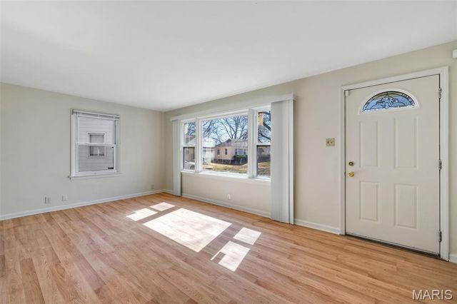 2045 Bainbridge Drive, St Louis, MO 63133