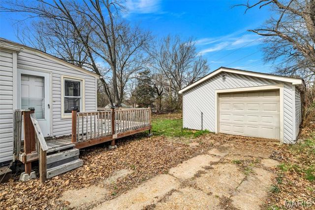 2045 Bainbridge Drive, St Louis, MO 63133