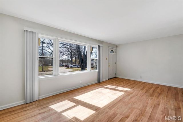 2045 Bainbridge Drive, St Louis, MO 63133