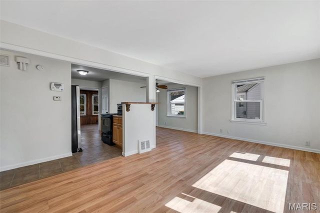 2045 Bainbridge Drive, St Louis, MO 63133