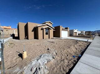 2861 E Springs Road, Las Cruces, NM 88011