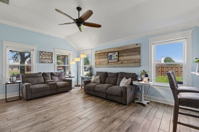 13724 Trail Break Drive, Fort Worth, TX 76052