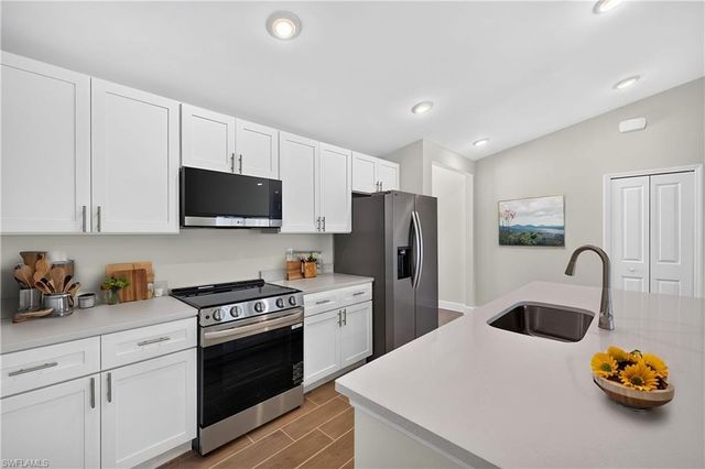 1131 NW 14th TER, Cape Coral, FL 33993
