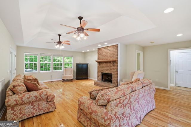 12 Whispering Pines Road NE, Rome, GA 30161