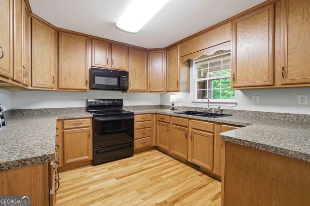 12 Whispering Pines Road NE, Rome, GA 30161