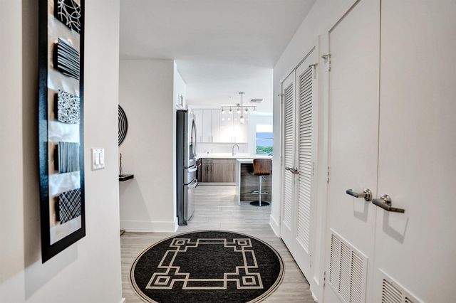 236 SE 5th Avenue 312, Delray Beach, FL 33483