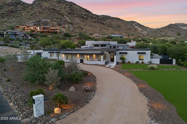 6737 N 60TH Street, Paradise Valley, AZ 85253