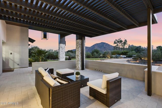 6737 N 60TH Street, Paradise Valley, AZ 85253