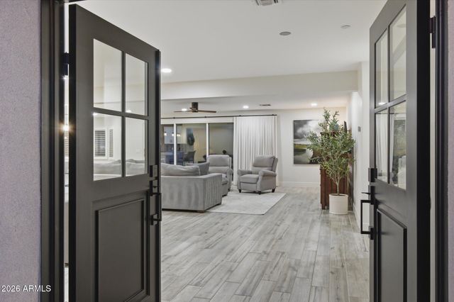 6737 N 60TH Street, Paradise Valley, AZ 85253