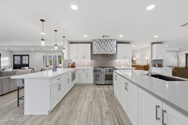 6737 N 60TH Street, Paradise Valley, AZ 85253
