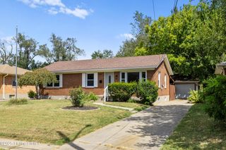 6007 Middlerose Cir, Louisville, KY 40272