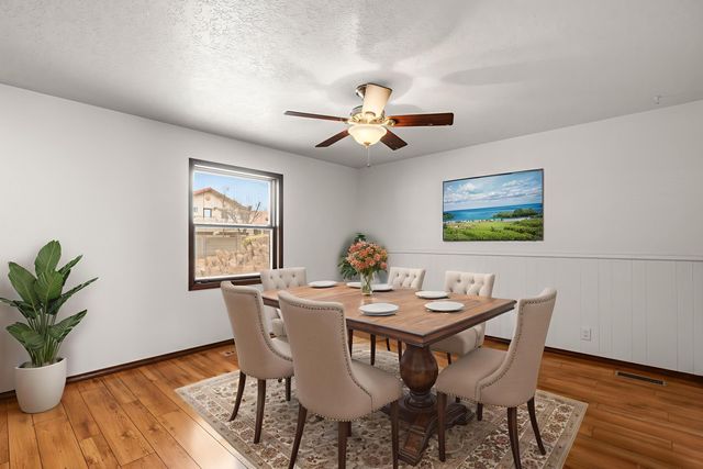 5801 Flor Del Rey NW, Albuquerque, NM 87120