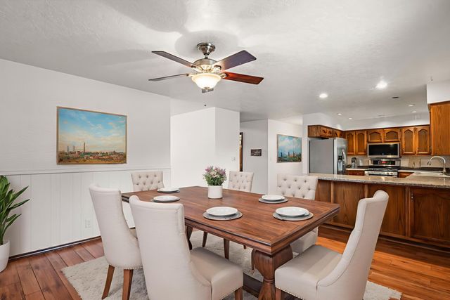 5801 Flor Del Rey NW, Albuquerque, NM 87120