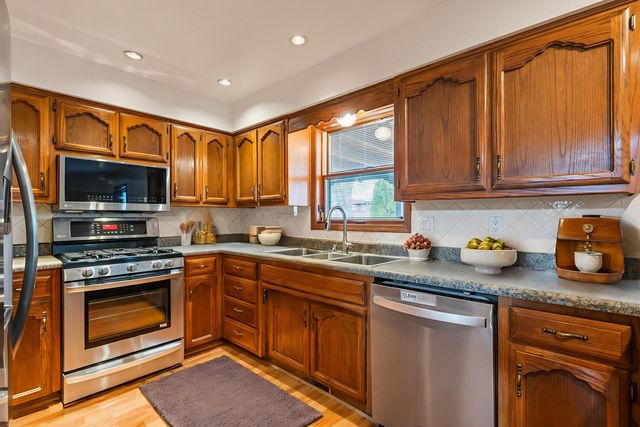 5801 Flor Del Rey NW, Albuquerque, NM 87120