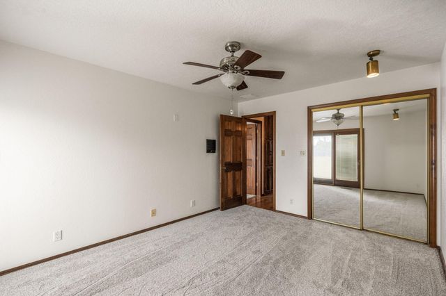 5801 Flor Del Rey NW, Albuquerque, NM 87120