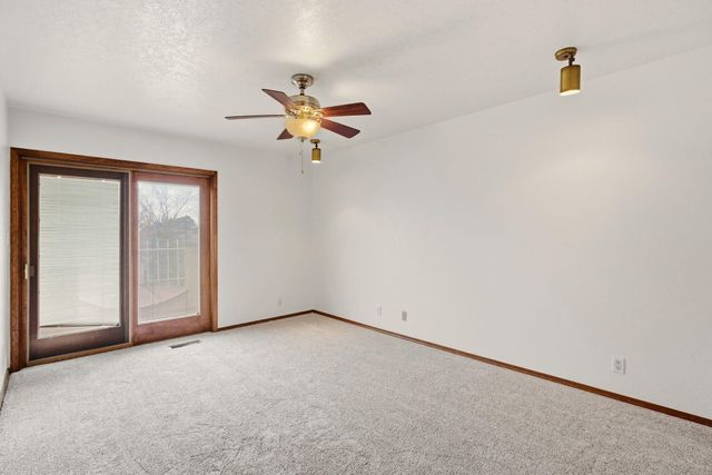 5801 Flor Del Rey NW, Albuquerque, NM 87120