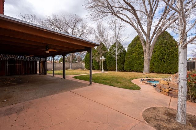 5801 Flor Del Rey NW, Albuquerque, NM 87120