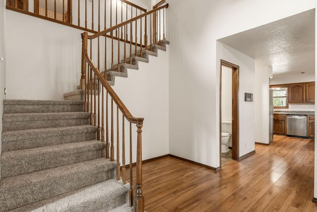 5801 Flor Del Rey NW, Albuquerque, NM 87120