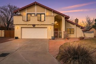 5801 Flor Del Rey NW, Albuquerque, NM 87120