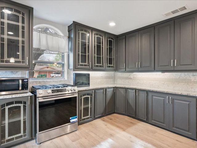 811 Green Pastures Drive, Cedar Hill, TX 75104