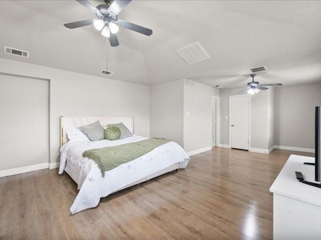 811 Green Pastures Drive, Cedar Hill, TX 75104