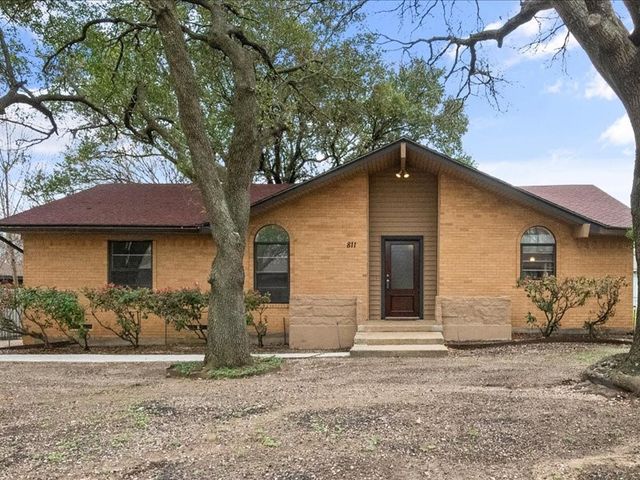 811 Green Pastures Drive, Cedar Hill, TX 75104