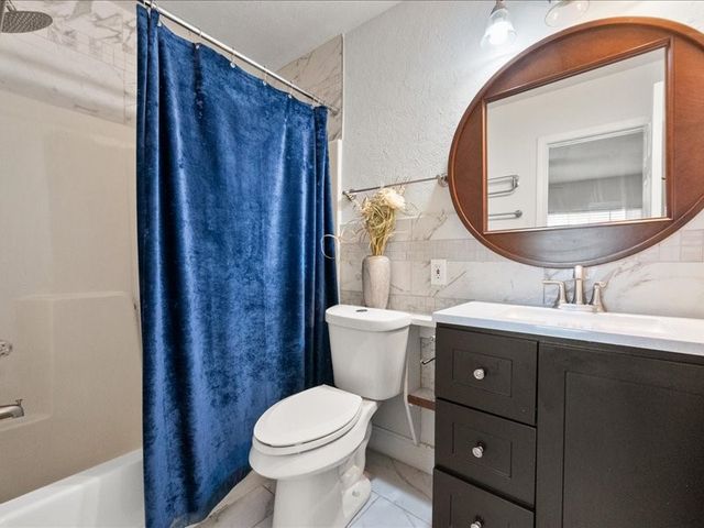 811 Green Pastures Drive, Cedar Hill, TX 75104