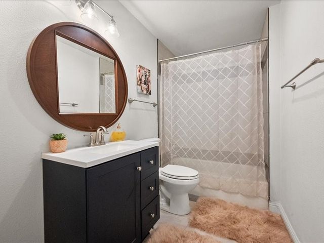 811 Green Pastures Drive, Cedar Hill, TX 75104