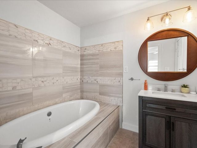 811 Green Pastures Drive, Cedar Hill, TX 75104