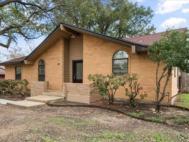 811 Green Pastures Drive, Cedar Hill, TX 75104