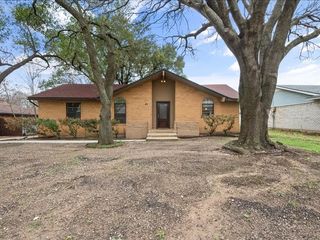 811 Green Pastures Drive, Cedar Hill, TX 75104