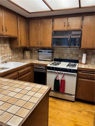 2601 E 19th 25, Signal Hill, CA 90755