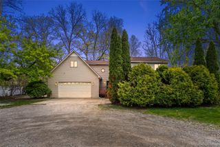 2475 S Ortonville Road, Brandon Charter Township, MI 48462