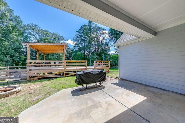 235 Mountain Creek Drive, Pendergrass, GA 30567