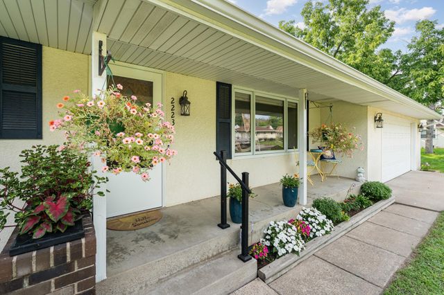 2223 Duluth Street, Maplewood, MN 55109