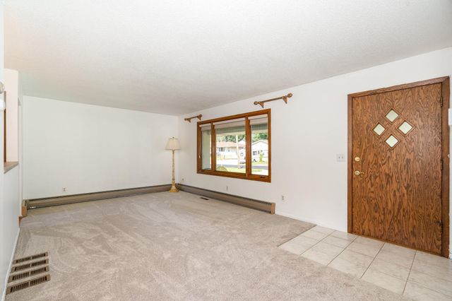 2223 Duluth Street, Maplewood, MN 55109