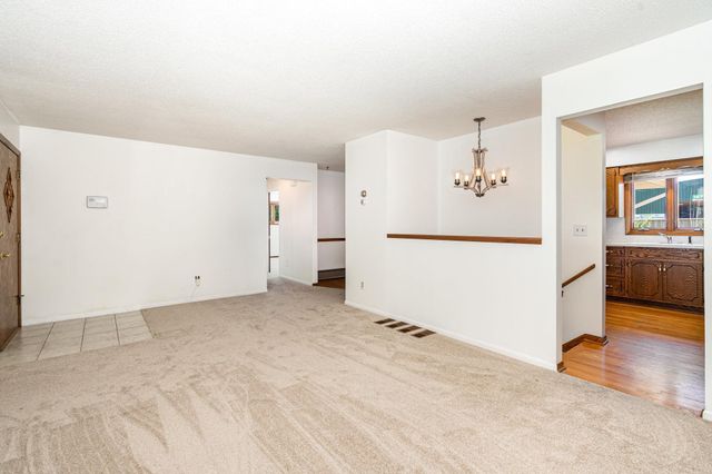 2223 Duluth Street, Maplewood, MN 55109