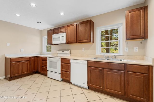 394 Cove Rd, Shelbyville, KY 40065