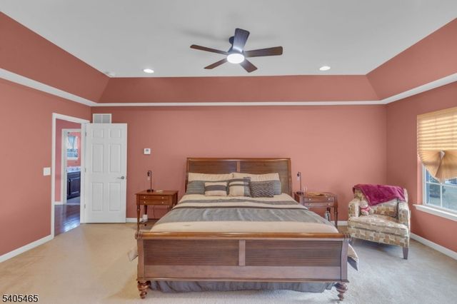 9 Schwartz Ct, Franklin Twp., NJ 08873