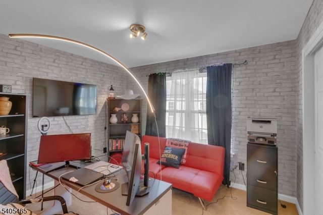 9 Schwartz Ct, Franklin Twp., NJ 08873