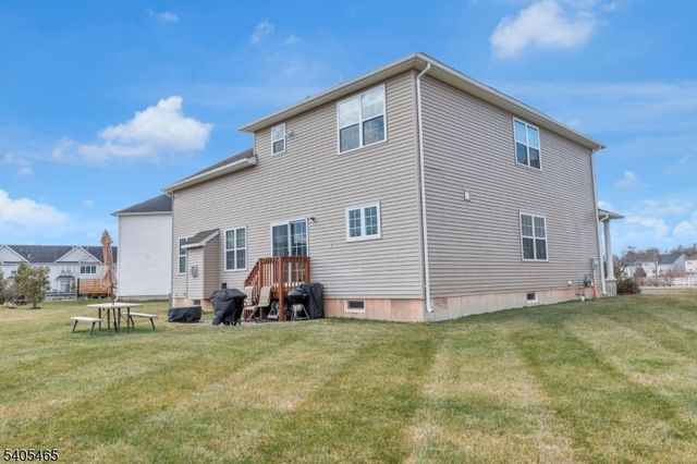 9 Schwartz Ct, Franklin Twp., NJ 08873