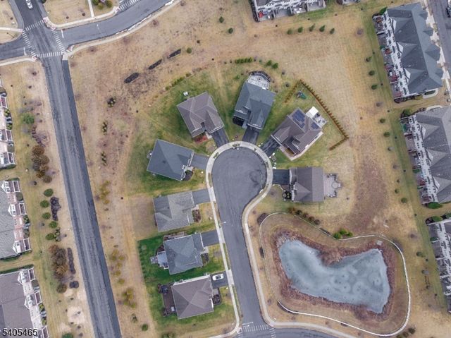 9 Schwartz Ct, Franklin Twp., NJ 08873