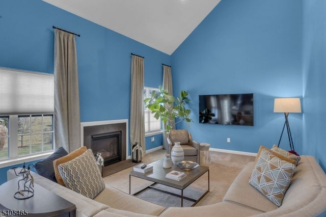 9 Schwartz Ct, Franklin Twp., NJ 08873